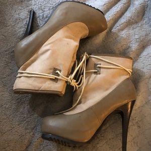 QUPID Two Tone Heeled Boots